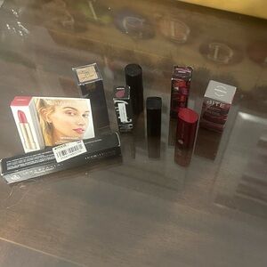 NWT: NIB, Treasure Trove of Lipsticks & Glosses, 9 pieces